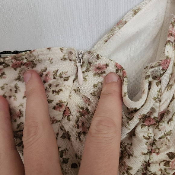 Haute Monde Floral Ruched Body Mini Dress size L - Picture 7 of 8